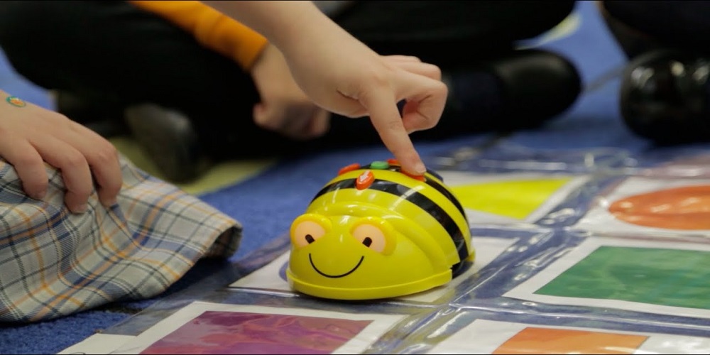 Progetto 2017/2018 - A scuola con BEE-BOT. Introduzione al coding e robotica nella scuola dell’infanzia
