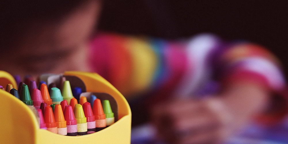 Progetto scuola infanzia 2017-2018 – COLORI, ESPERIMENTI E STORIE IN VALIGIA